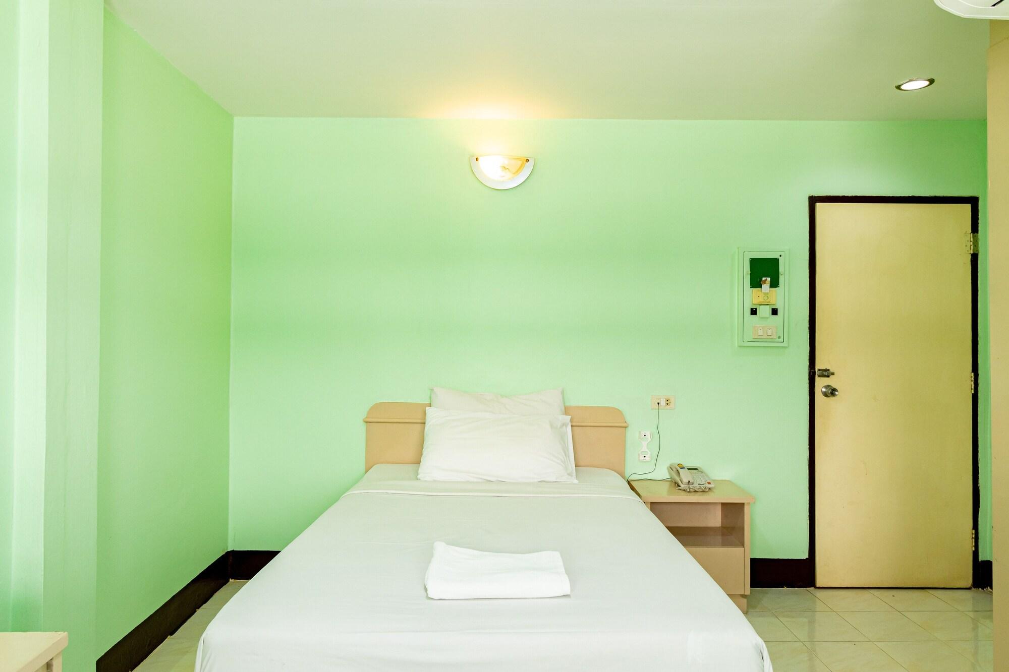 Woodlands Inn Hotel Bangkok Exterior foto