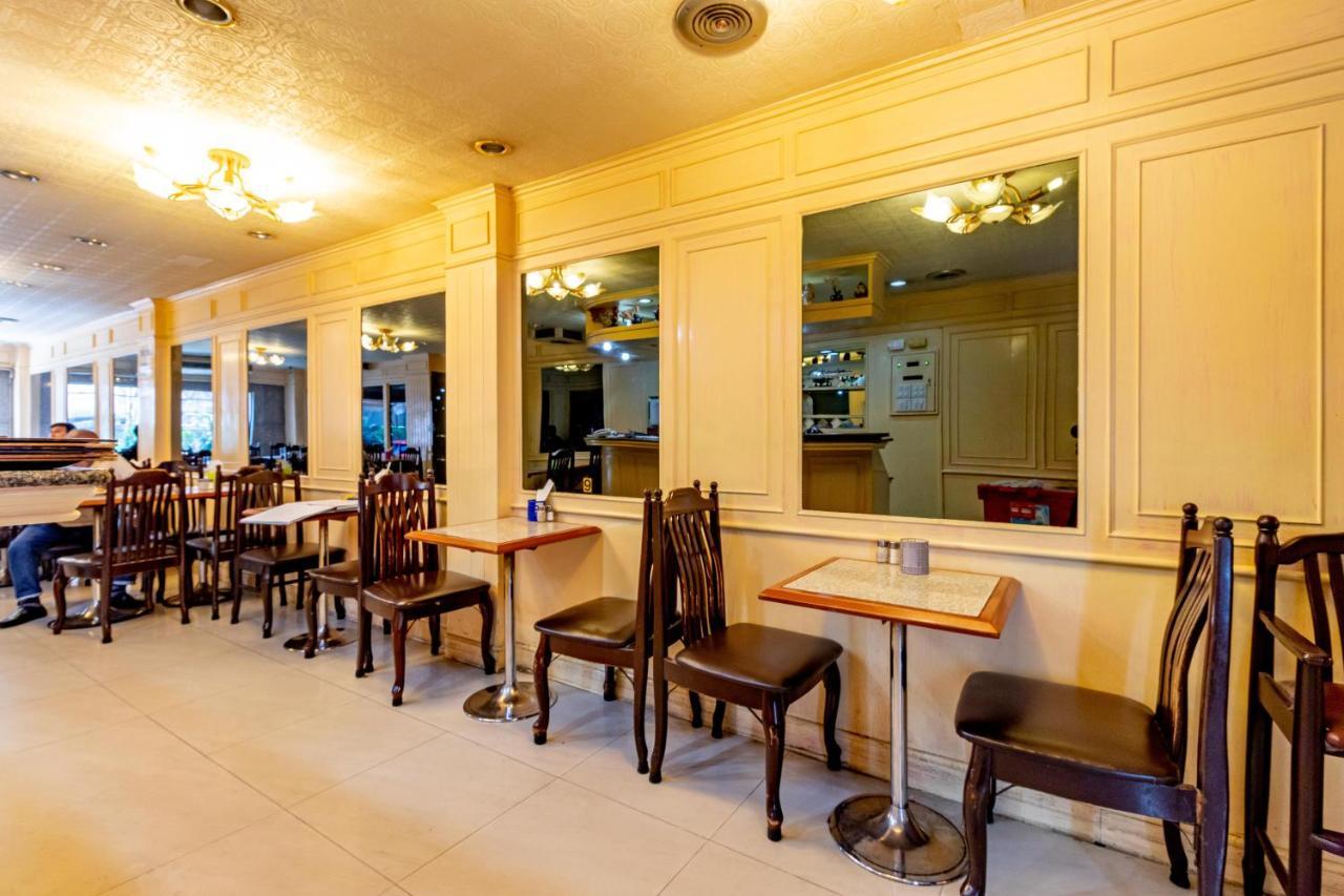 Woodlands Inn Hotel Bangkok Exterior foto